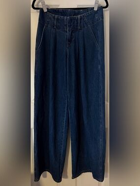 AQUA High Rise Pleated Wide Leg Jeans Dark Wash Size 25